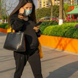 經(jīng)期可以做<strong>美容</strong>護膚嗎女生：揭秘真相，了解正確的護膚知識！